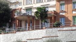 Arenzano , casa centralissima, ampia, vista mare, giardino,  due box Arenzanocasacentralissimaampiavistamaregiardinoduebox123.jpg