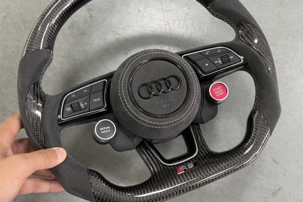 Volante carbonio audi volantecarbonioaudi.jpeg