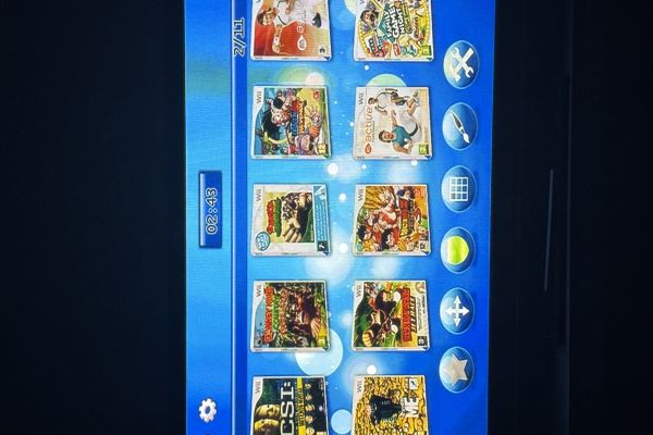 Vendo Wii + Telecomando + 101 Giochi. vendowiitelecomando101giochi1.jpg