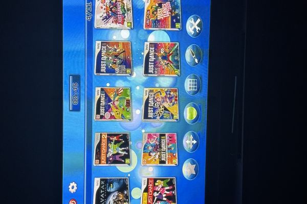Vendo Wii + Telecomando + 101 Giochi. vendowiitelecomando101giochi123.jpg