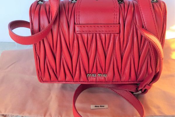 MIU MIU borsa di pelle decorata con strass ORIGINALE e NUOVA! miumiuborsadipelledecoratacons-680160b39ccd5.jpg