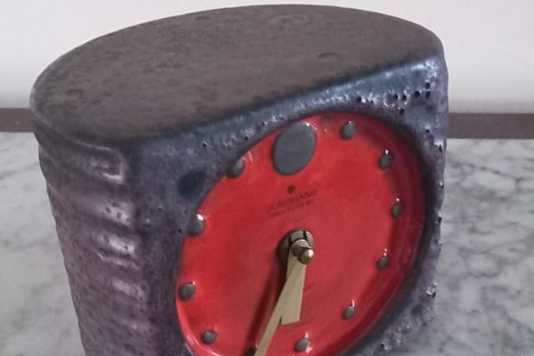 Junghans electronic ATO-MAT orologio da tavolo vintage in  ceramica   anni '70 . junghanselectronicatomatorolog.jpg