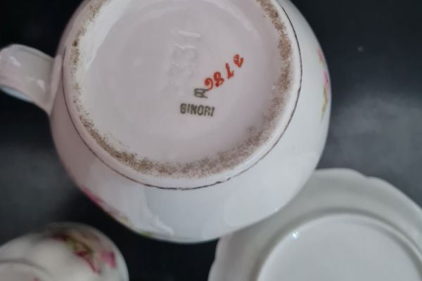Antico Servizio  Caffe  Vecchia GINORI  fine '800 da sei tazze con lattiera , anticoserviziocaffevecchiagino12.jpg