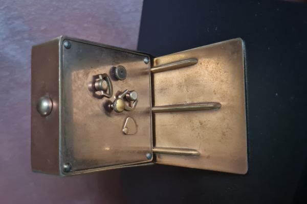 Orologio sveglia Jaeger anni '50. Due giorni di carica. Meccanica funzionante, n orologiosvegliajaegeranni50due12.jpg