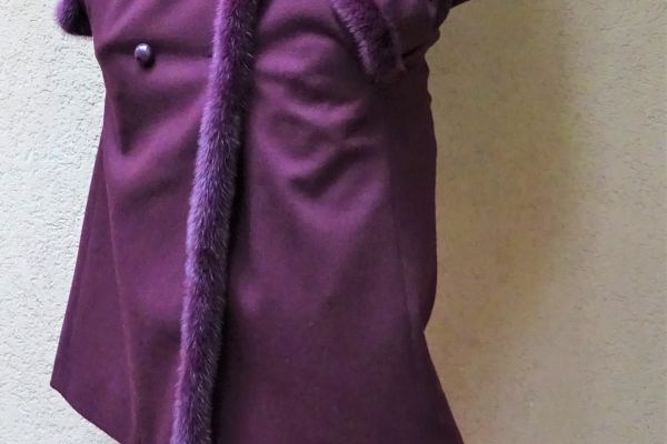 BLUMARINE coat with a mink. WOOL + CASHMERE size 36, 42 (42, 48IT) ORIGINAL AND blumarinecoatwithaminkwoolcash-66c4b59caa494.jpg