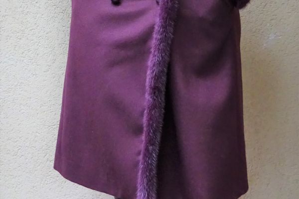 BLUMARINE coat with a mink. WOOL + CASHMERE size 36, 42 (42, 48IT) ORIGINAL AND blumarinecoatwithaminkwoolcash-66c4b5b69bca6.jpg