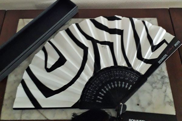 Ventaglio Bonaveri   A Fan of  Pucci firmato” Emilio “ realizzato   per il Pitti ventagliobonaveriafanofpuccifi.jpg