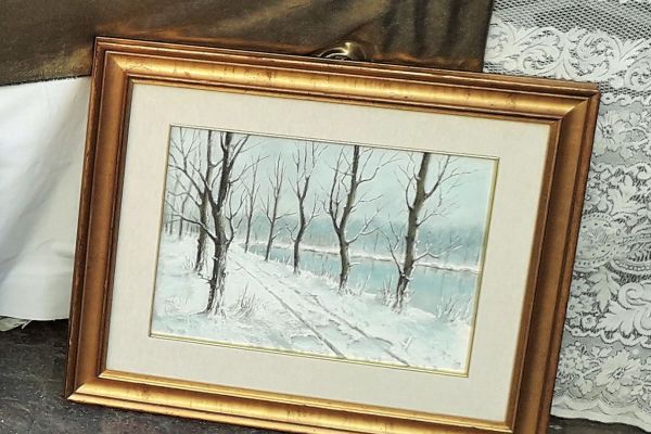 Coppia di  piccole appliques  d'antan ,cornice sagomata realizzata in legno dora coppiadipiccoleappliquesdantan.jpg