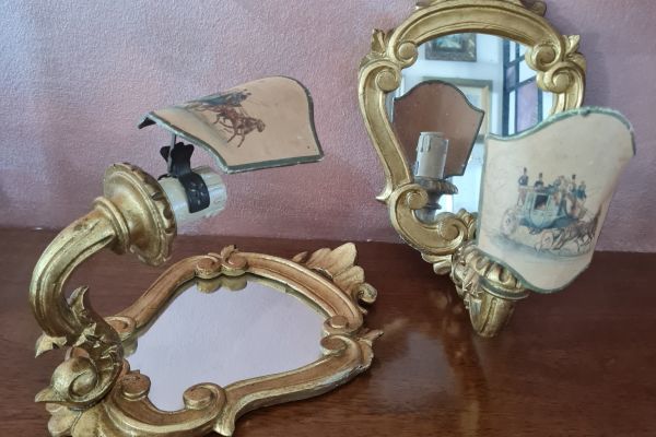 Coppia di  piccole appliques  d'antan ,cornice sagomata realizzata in legno dora coppiadipiccoleappliquesdantan1234.jpg