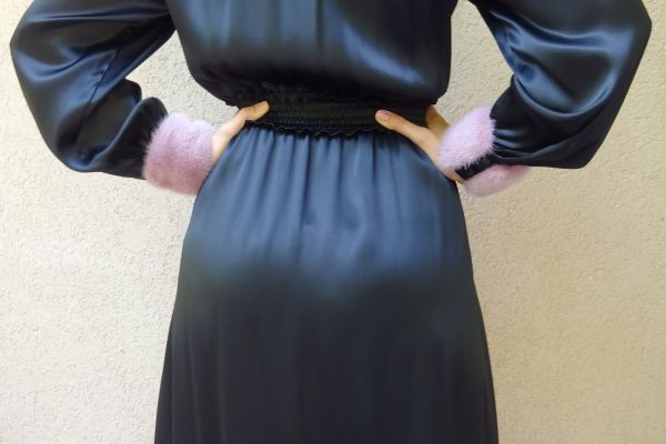 BLUMARINE Abito CON VISONE! COLORE- NERO taglie: 40, 42, 44 IT blumarineabitoconvisonecoloren-67fbb37a828f1.jpg