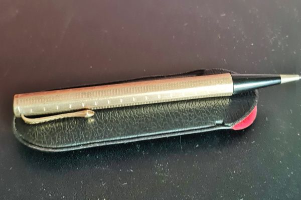 FENDOGRAPH  antica penna portamina  (1937), laminata oro, clip oro 18 Kr fendographanticapennaportamina.jpg