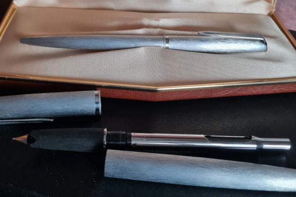 Parure  AURORA modello 98 vintage  penna stilografica e sfera  usate ma in ottim parureauroramodello98vintagepe1.jpg