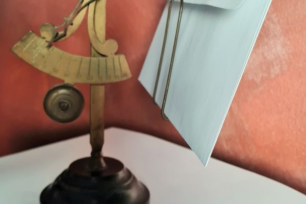 Antica BAntica Bilancia  postale per lettere provenienza Francia ilancia  postal anticabanticabilanciapostalepe1234.jpg
