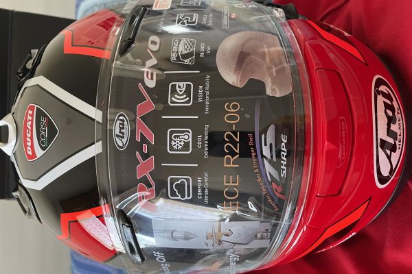 Arai Ducati v8 araiducativ812.jpeg
