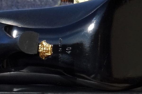 VERSACE ORIGINAL! NEW! leather shoes size 40 versaceoriginalnewleathershoes-64f7935101474.jpg
