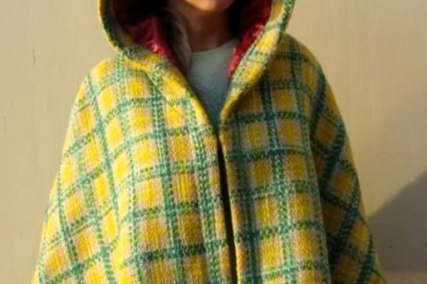 GUCCI ORIGINAL AND NEW! poncho 100% WOOL! guccioriginalandnewponcho100wo-67ec019a64f3f.jpg