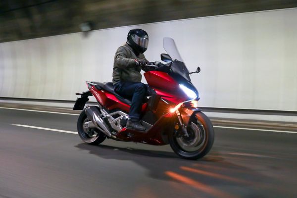 Honda Forza 750 DCT hondaforza750dct1.jpg