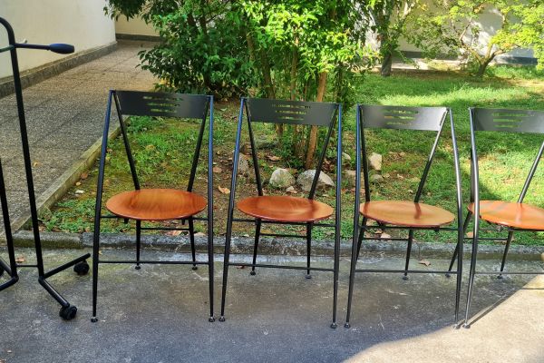 Set N°4  sedie pieghevole  Calligaris design  anni '80 in metallo e legno di cil setn4sediepieghevolecalligaris.jpg
