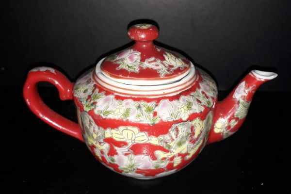 Teiere cinesi  da collezione   anni '70  n° 4  in porcellana  dipinte a mano   v teierecinesidacollezioneanni701.jpg