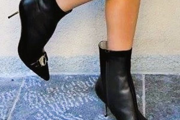 VERSACE ORIGINAL! NEW! leather boots size 39 and 40 versaceoriginalnewleatherboots-66feabb798340.jpg