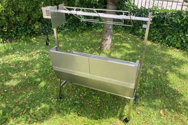 Barbecue con girarrosto elettrico NUOVO barbecuecongirarrostoelettrico1.jpg
