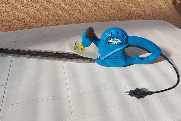 Tagliasiepi elettrico tagliasiepielettrico123.jpg