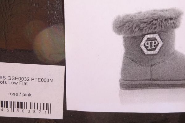 Philipp Plein UGG  size 36 ORIGINAL AND NEW! philipppleinuggsize36originala-66f332ecc707d.jpg