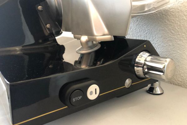Affettatrice Mistro GS 220 Special CE Nera affettatricemistrogs220special-67eff7354e40c.jpg