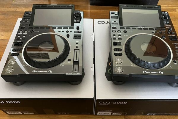 Pioneer CDJ-3000 Multi-Player /Pioneer DJM-A9 DJ Mixer / Pioneer DJM-V10-LF Mixe pioneercdj3000multiplayerpione123.jpg