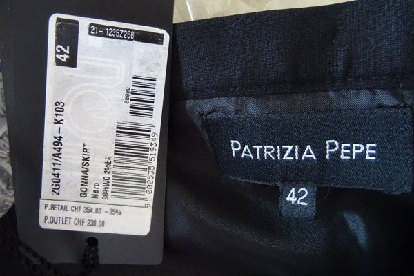 Patrizia Pepe stretch with ostrich feathers skirt size 36 (42 IT) patriziapepestretchskirtsize36-64e7a11c93878.jpg