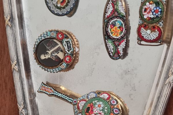 Collezioni di MICROMOSAICI  antichi e vintage  formata da  portagioie, bracciale collezionidimicromosaiciantich1.jpg