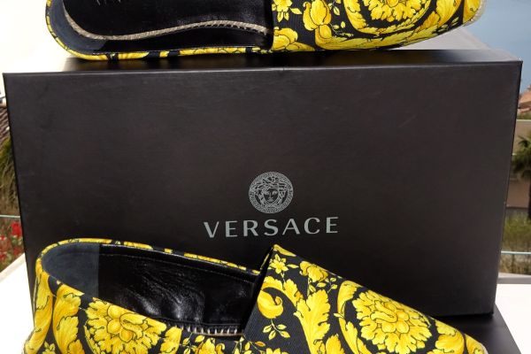 VERSACE ORIGINAL and NEW! size 47 versaceoriginalandnewsize47-65f22666dd02e.jpg