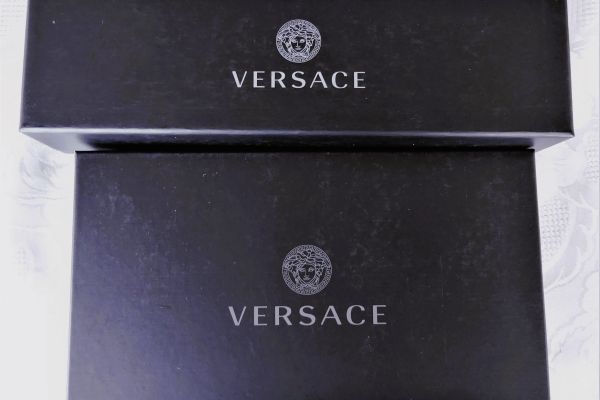 VERSACE ORIGINALE E NUOVO! portamonete in pelle versaceoriginaleenuovoportamon-6800016d7f991.jpg