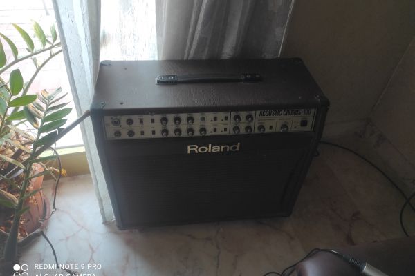 amplificatore roland amplificatoreroland-63a0a53388b62.jpg