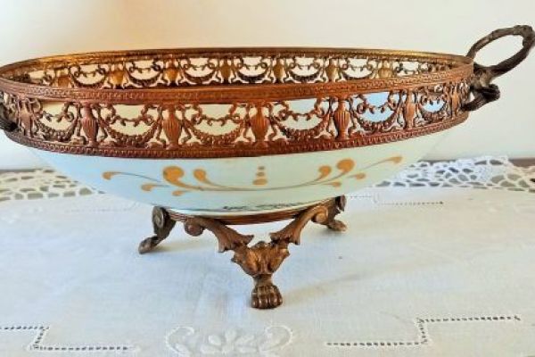ntico Centrotavola Limoges prima metà '900. Ovale decorato dipinto a mano con in nticocentrotavolalimogesprimam.jpg