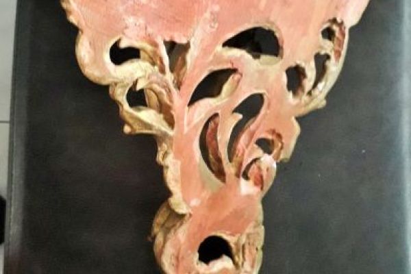 Piccola Mensola in legno dorato con decori fogliati: realizzata in Italia nel pr piccolamensolainlegnodoratocon12.jpg
