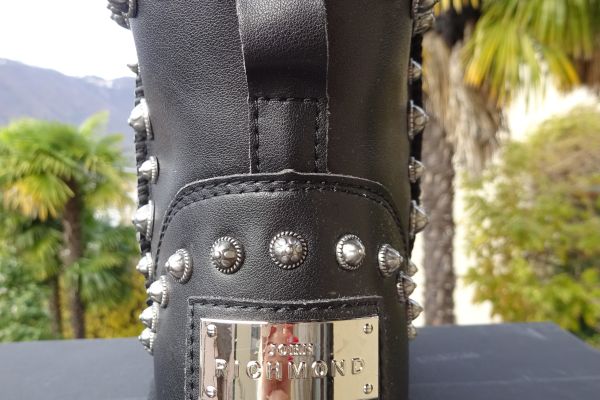 John Richmond UGG dentro VERA PELLICCIA! ORIGINALE e NUOVI! n. 40 johnrichmonduggdentroverapelli-68de879bc08de.jpg