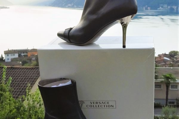 VERSACE ORIGINALI e NUOVI! stivaletti in pelle n. 39 e 40 versaceoriginalienuovistivalet-68d6b378eec5b.jpg