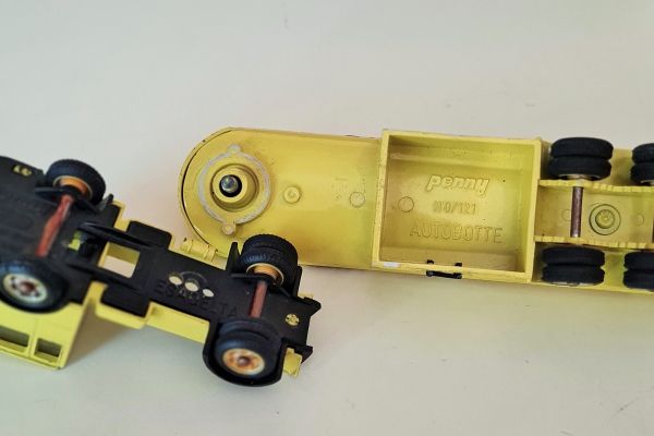 Modellino  PENNY autobotte  Agip  Supercortemaggiore Lancia Esadelta   scala 1/6 modellinopennyautobotteagipsup123.jpg