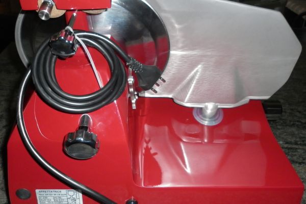 Affettatrice Mistro GS 220 Special CE Rossa affettatricemistrogs220special-67eff7854744f.jpg
