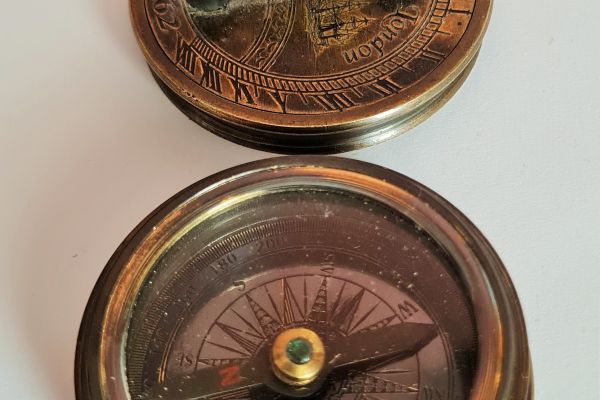 Bussola  in ottone  riproduzione  Stanley London 1862, bussolainottoneriproduzionesta.jpg