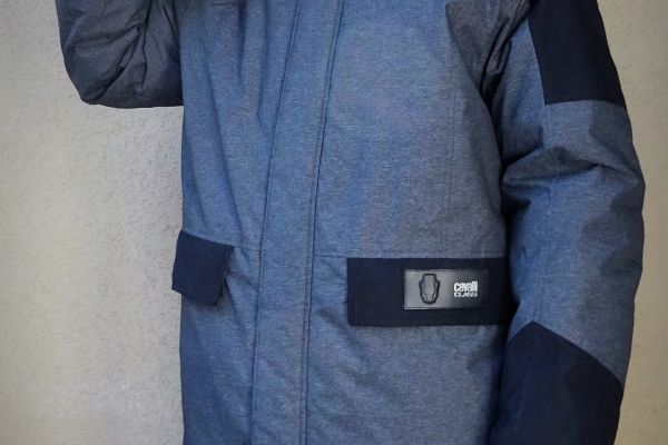 CAVALLI piumini uomo. cappuccio rifinito in vera pelliccia! taglie: 50 e 52 cavallipiuminiuomocappucciorif-68c5845657e3a.jpg