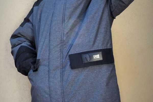 CAVALLI piumini uomo. cappuccio rifinito in vera pelliccia! taglie: 50 e 52 cavallipiuminiuomocappucciorif-68c5846069c7a.jpg