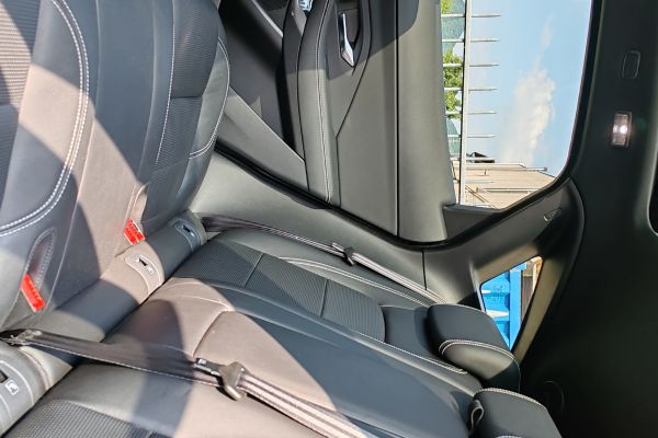 Jaguar E-Pace 2.0 D240 R-Dynamic jaguarepace20d240rdynamic1.jpg
