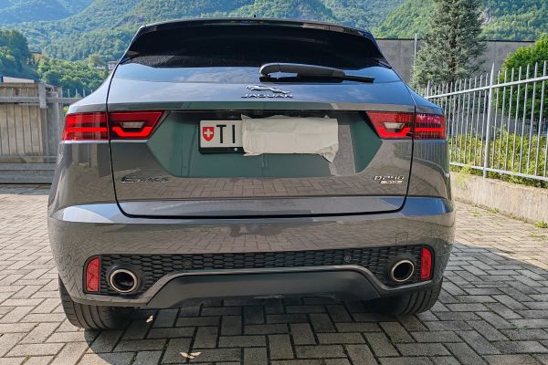 Jaguar E-Pace 2.0 D240 R-Dynamic jaguarepace20d240rdynamic123.jpg
