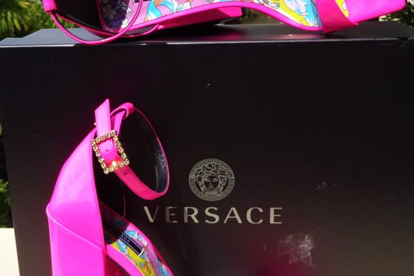 VERSACE BELLISSIMI sandali di pelle n: 36,5 e 39,5 ORIGINALI e NUOVI! versacebellissimisandalidipell-68128aeb7b702.jpg