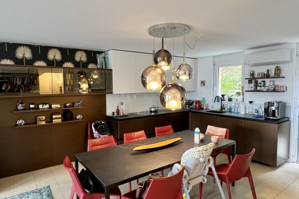 PURA - VENDESI MODERNA CASA A SCHIERA CON VISTA puravendesimodernacasaaschiera-634ea67a8be66.jpg