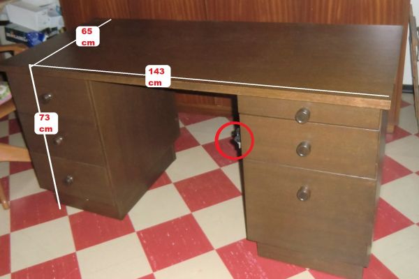 Scrivania in legno per casa o ufficio scrivaniainlegnopercasaouffici-6596831085289.jpg