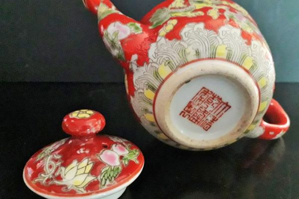 Teiere cinesi  da collezione   anni '70  n° 4  in porcellana  dipinte a mano   v teierecinesidacollezioneanni7012.jpg