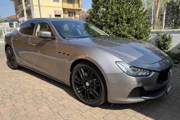 Maserati Ghibli SQ4 Full optionals condizioni perfetti maseratighiblisq4fulloptionals.jpg